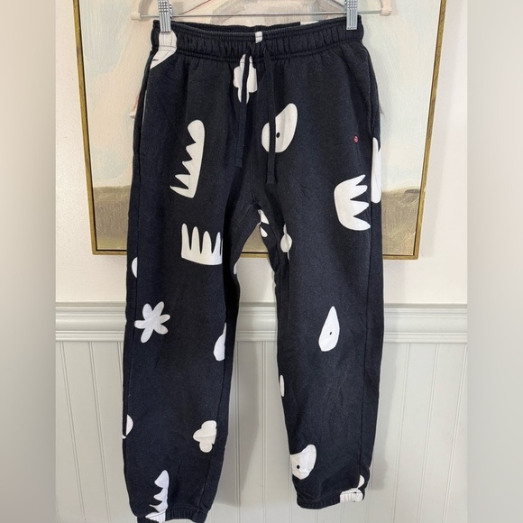 NIKE Mia Lee Artist Series Abstract Shapes Black And White Jogger Size Small - Picture 3 of 8